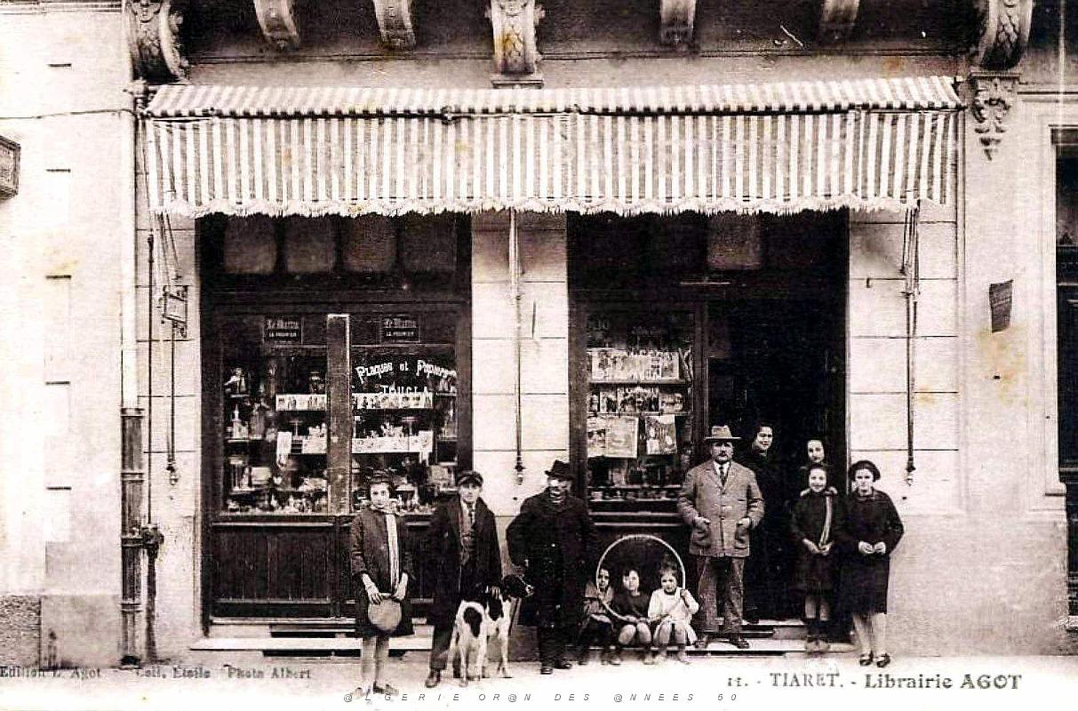 2130- Tiaret - Rue Bugeaud - Librairie Famille  Agot.jpg